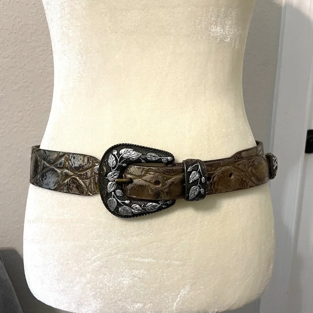 Signed POST &‎ Co Genuine Italian Leather Belt Silver Leaf Buckle